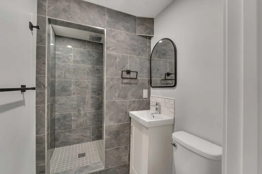853 Northmount Drive NW Calgary AB T2L 0A3