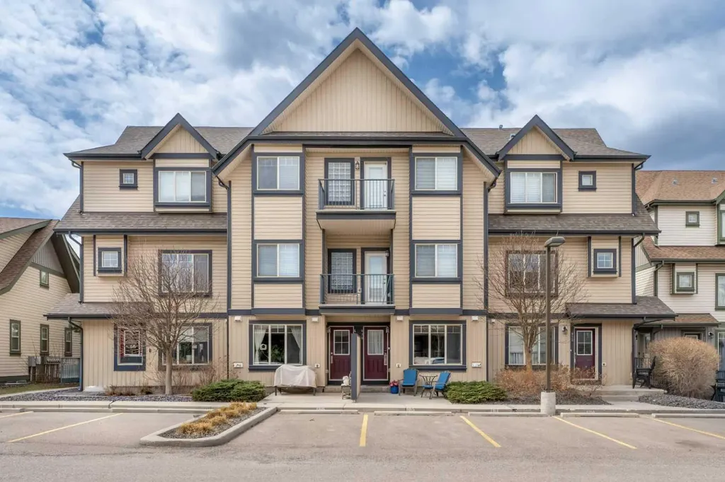 121 Copperpond Common SE Calgary AB T2Z 5B6