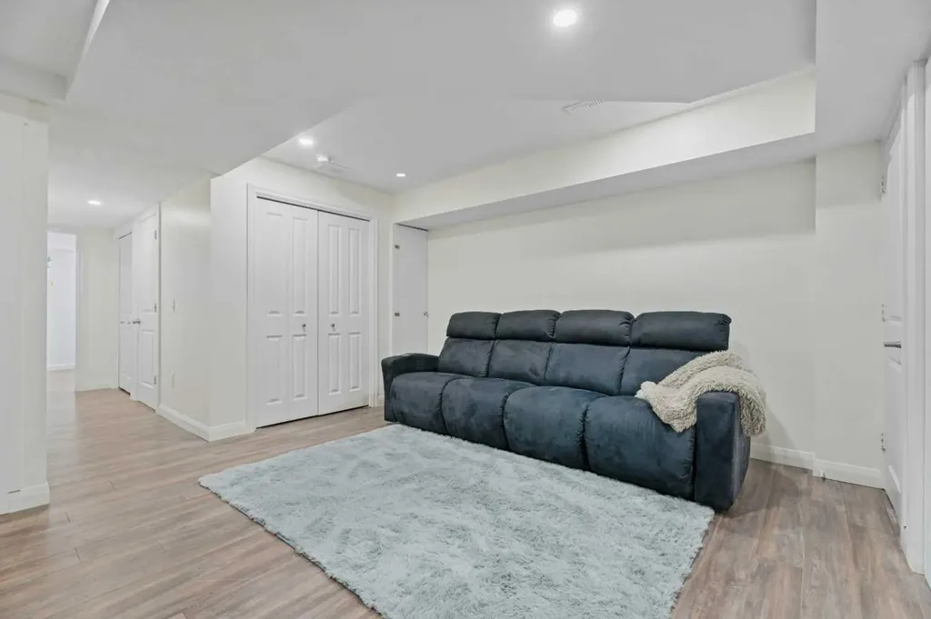 121 Copperpond Common SE Calgary AB T2Z 5B6