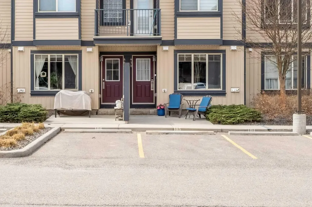 121 Copperpond Common SE Calgary AB T2Z 5B6
