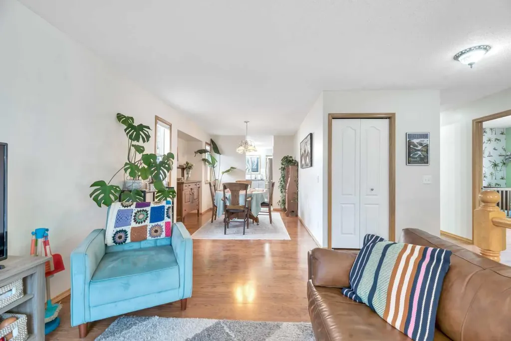545 Hillview Gate Strathmore AB T1P 1Z6