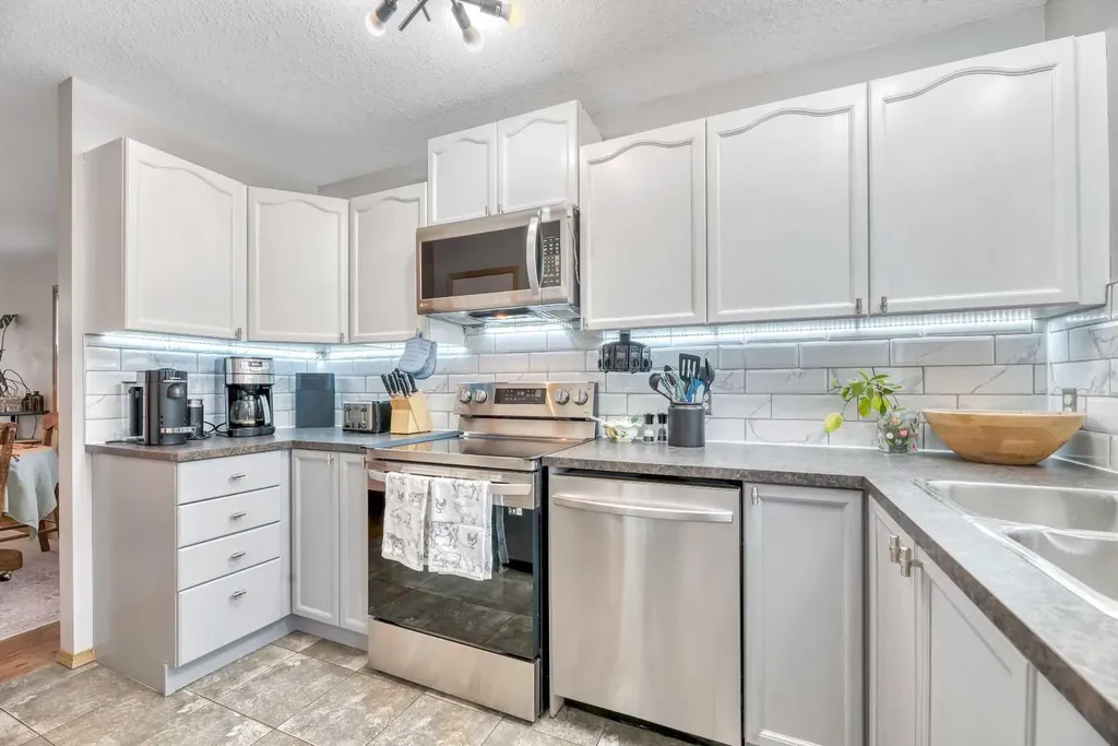 545 Hillview Gate Strathmore AB T1P 1Z6