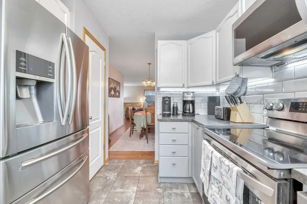 545 Hillview Gate Strathmore AB T1P 1Z6