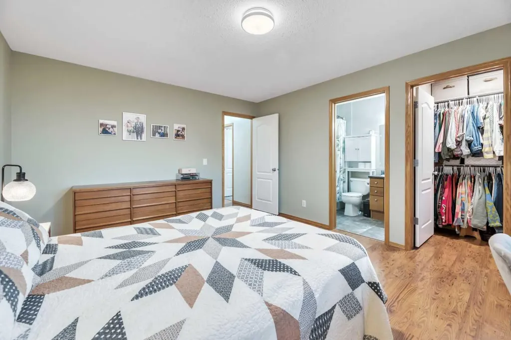 545 Hillview Gate Strathmore AB T1P 1Z6