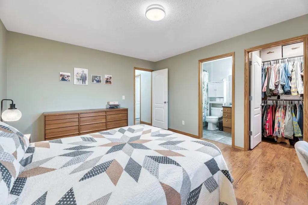 545 Hillview Gate Strathmore AB T1P 1Z6