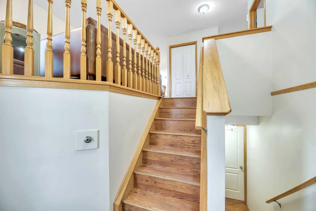 545 Hillview Gate Strathmore AB T1P 1Z6