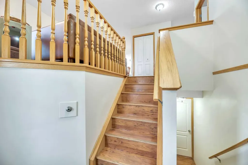 545 Hillview Gate Strathmore AB T1P 1Z6