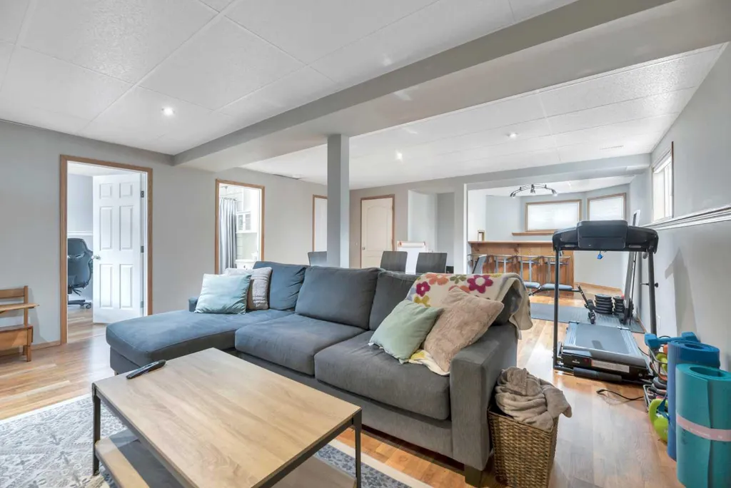 545 Hillview Gate Strathmore AB T1P 1Z6