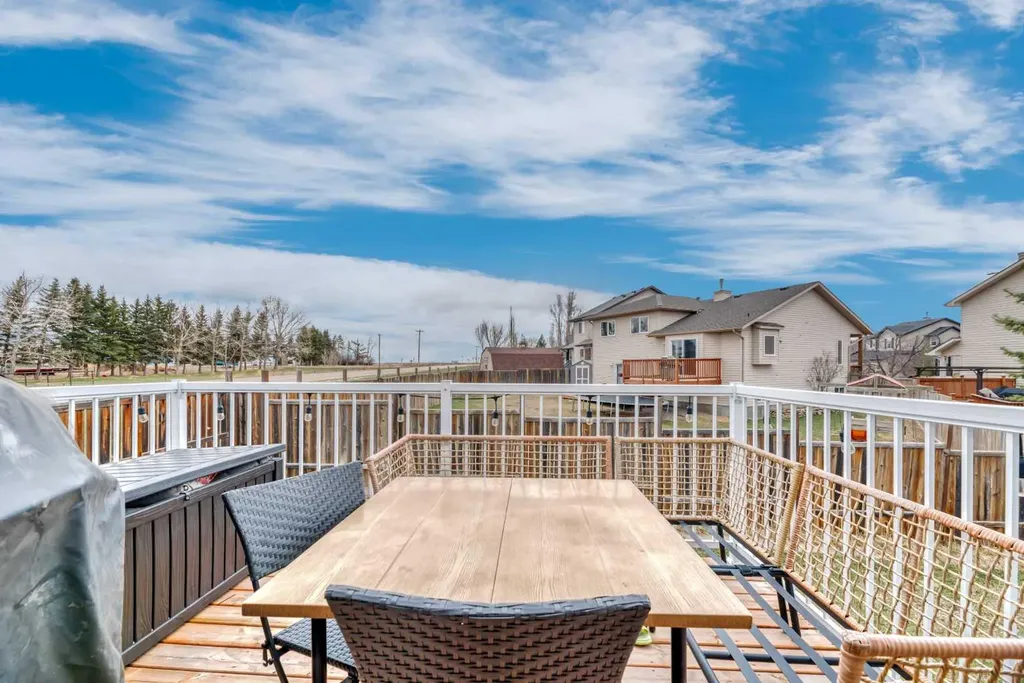 545 Hillview Gate Strathmore AB T1P 1Z6