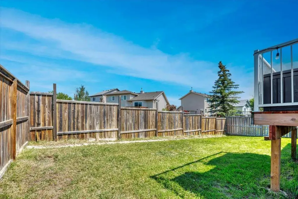 545 Hillview Gate Strathmore AB T1P 1Z6