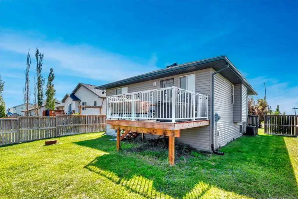 545 Hillview Gate Strathmore AB T1P 1Z6