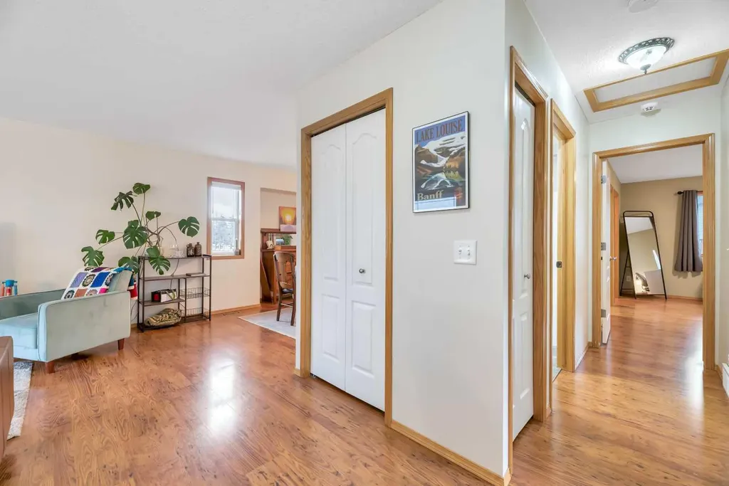 545 Hillview Gate Strathmore AB T1P 1Z6