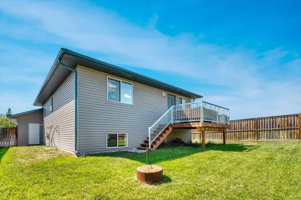 545 Hillview Gate Strathmore AB T1P 1Z6