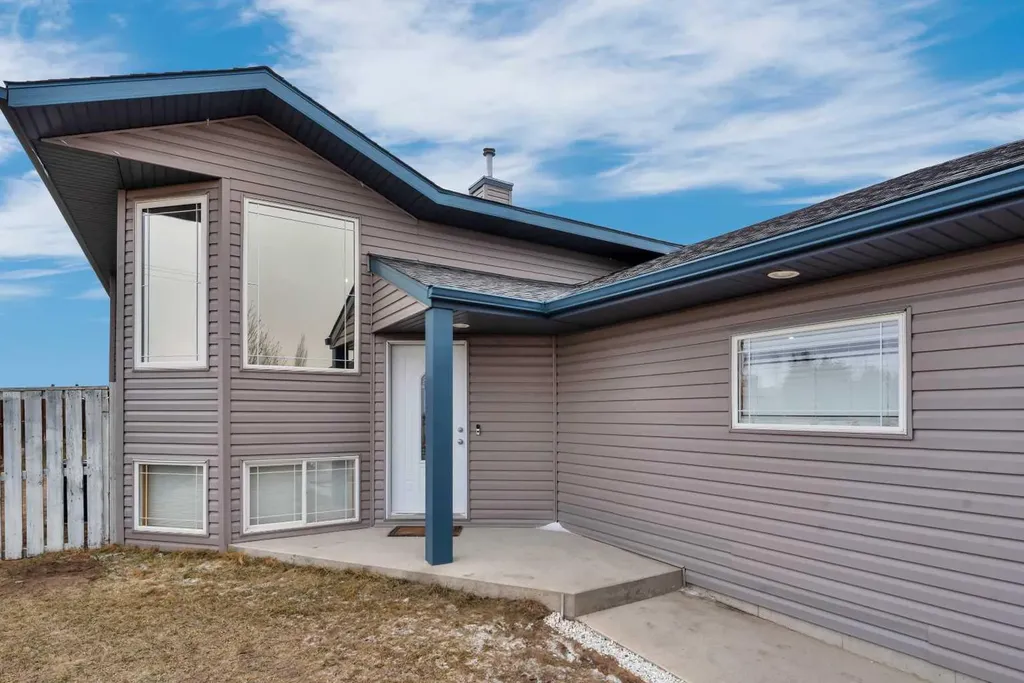 545 Hillview Gate Strathmore AB T1P 1Z6