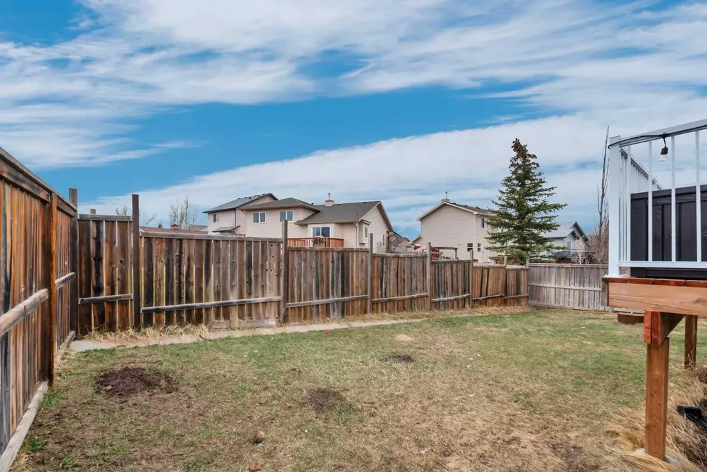 545 Hillview Gate Strathmore AB T1P 1Z6