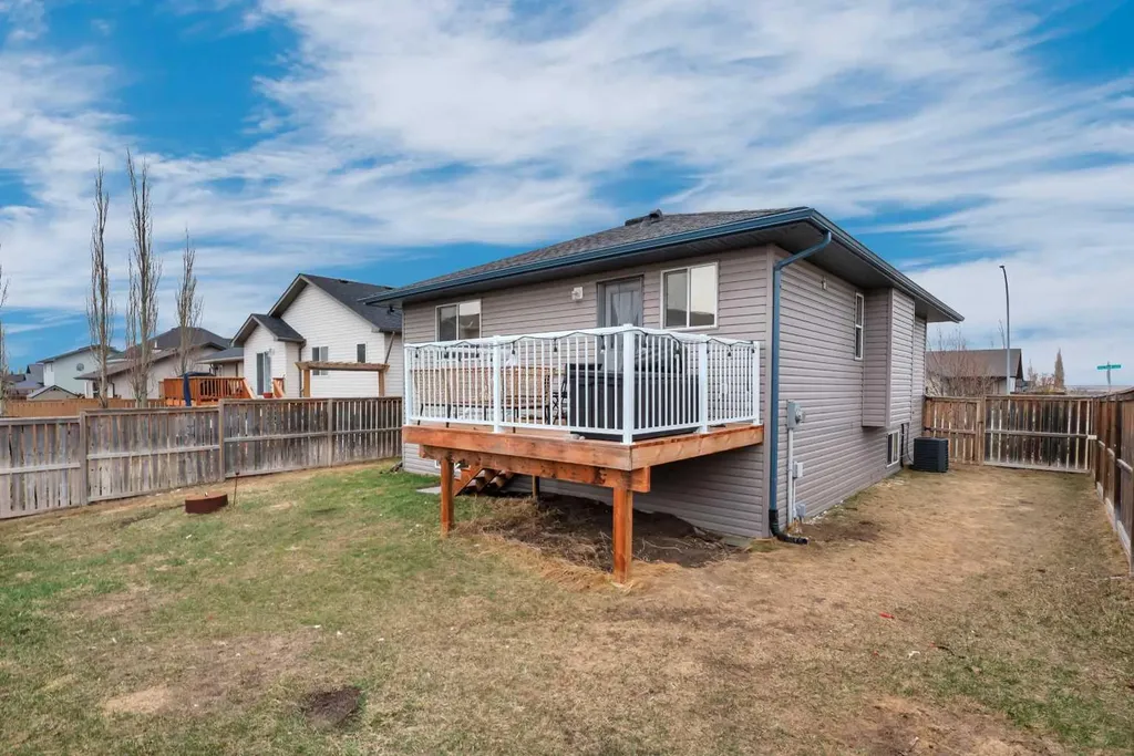 545 Hillview Gate Strathmore AB T1P 1Z6