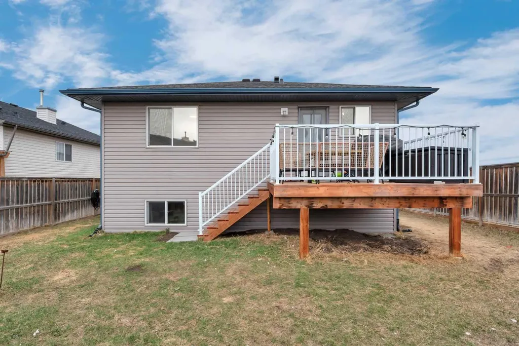 545 Hillview Gate Strathmore AB T1P 1Z6