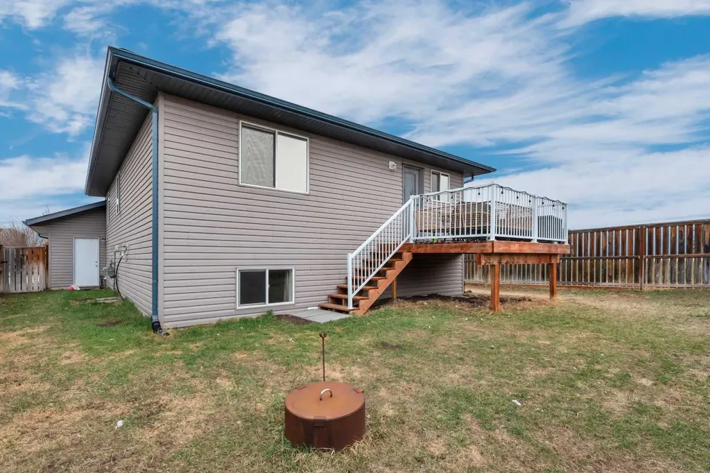 545 Hillview Gate Strathmore AB T1P 1Z6