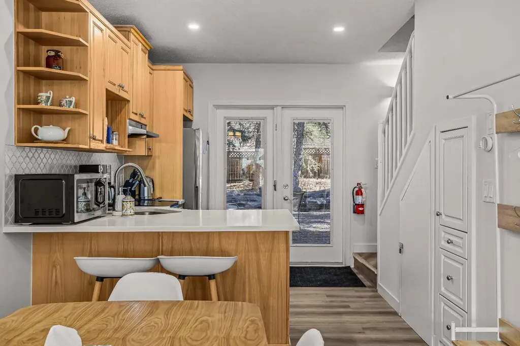 1200 Harvie Heights Road Harvie Heights AB T1W 2W2
