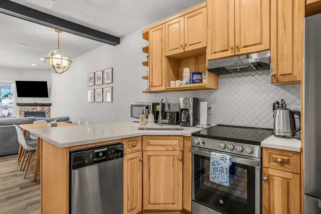 1200 Harvie Heights Road Harvie Heights AB T1W 2W2