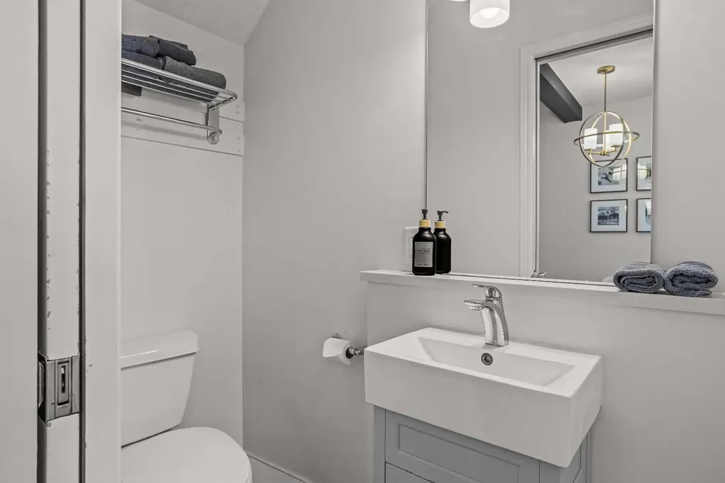 1200 Harvie Heights Road Harvie Heights AB T1W 2W2