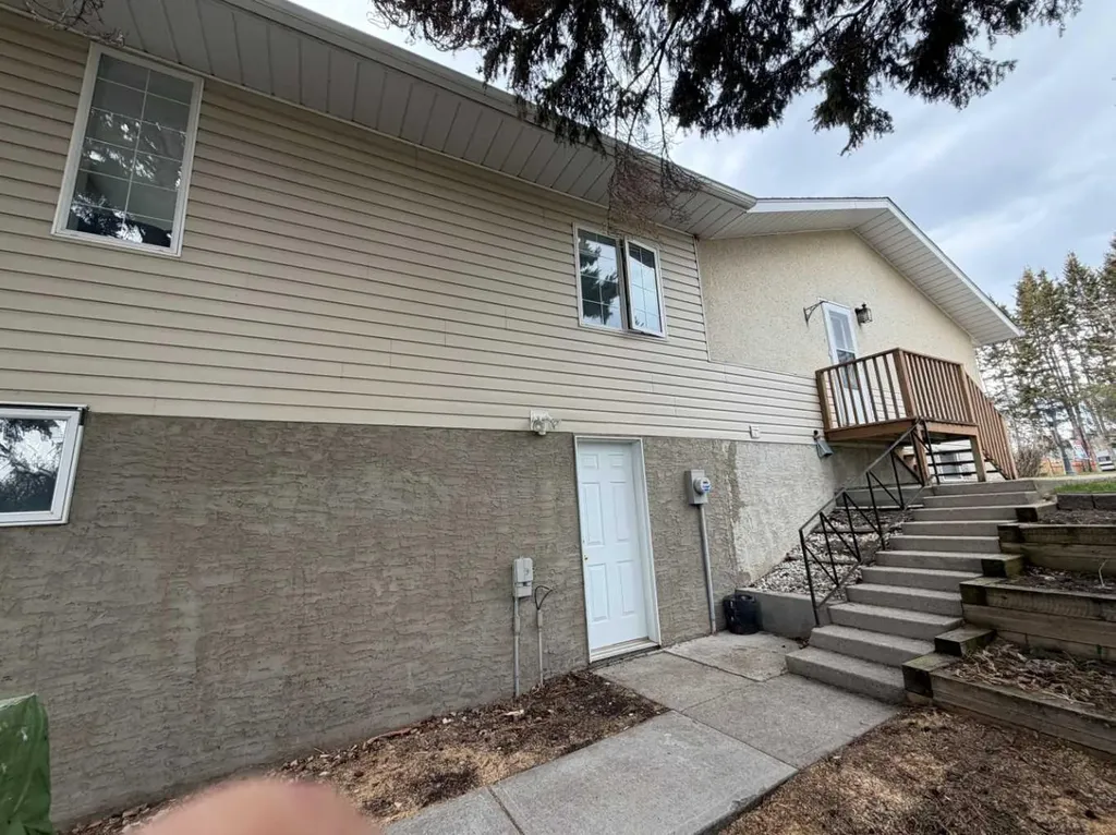 209 2 Street NE Sundre AB T0M 1X0
