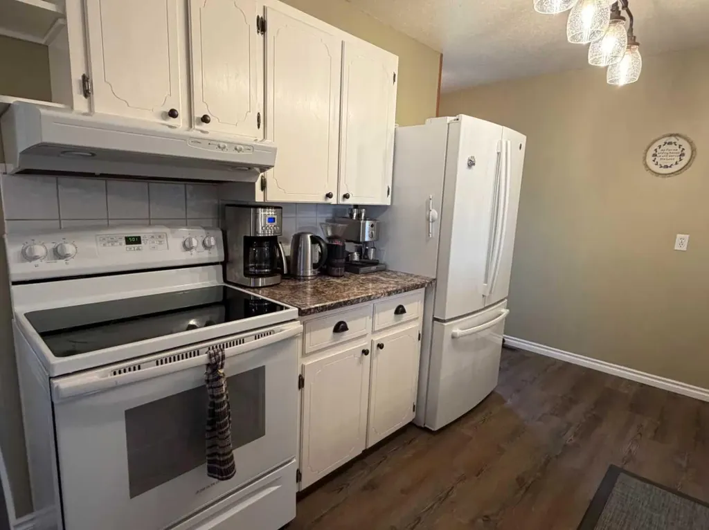 209 2 Street NE Sundre AB T0M 1X0