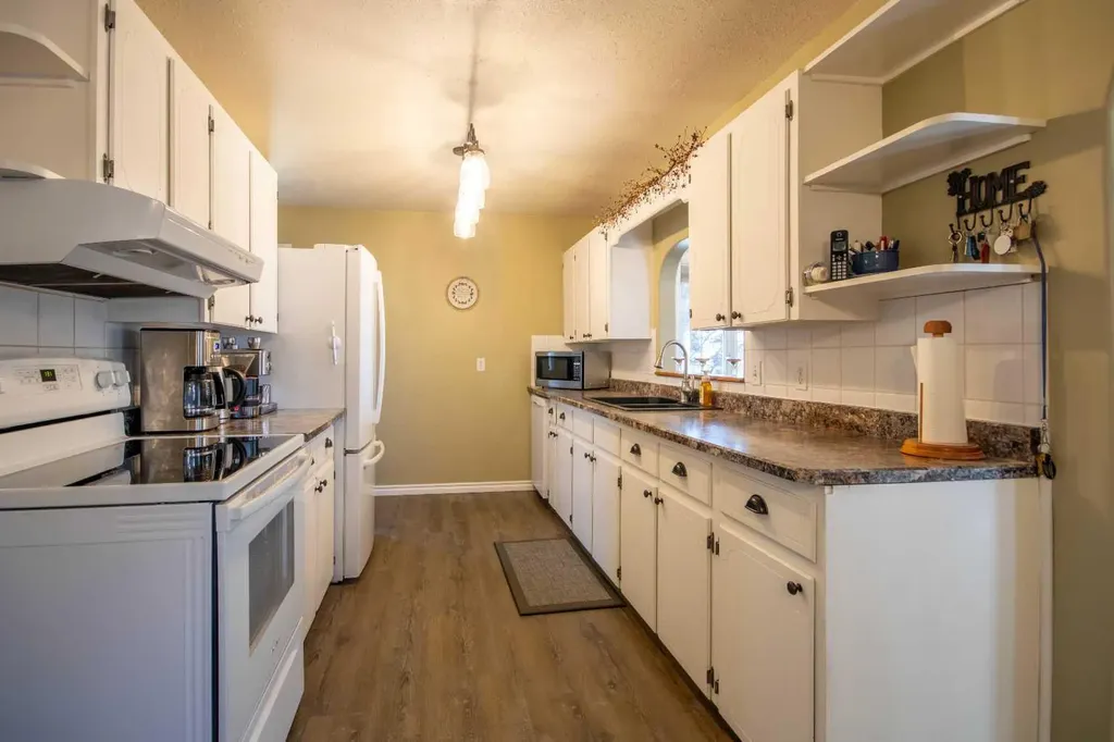 209 2 Street NE Sundre AB T0M 1X0