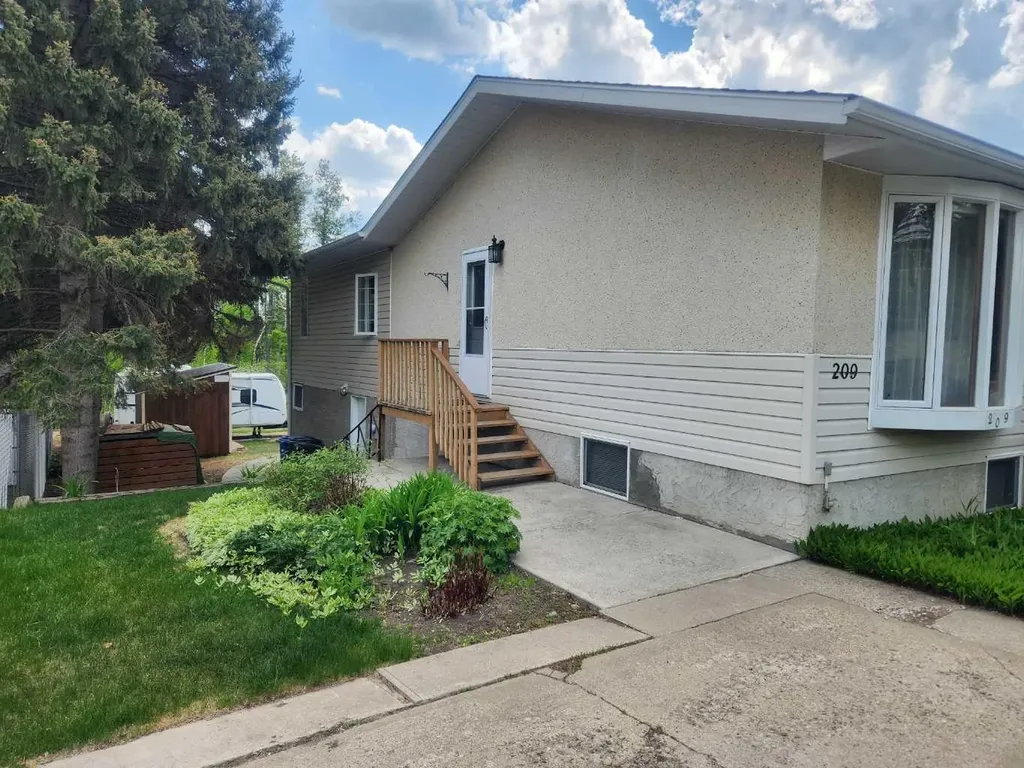 209 2 Street NE Sundre AB T0M 1X0