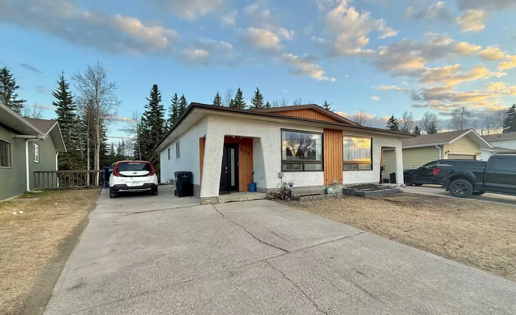 389 Mountain Street Hinton AB T7V1K6