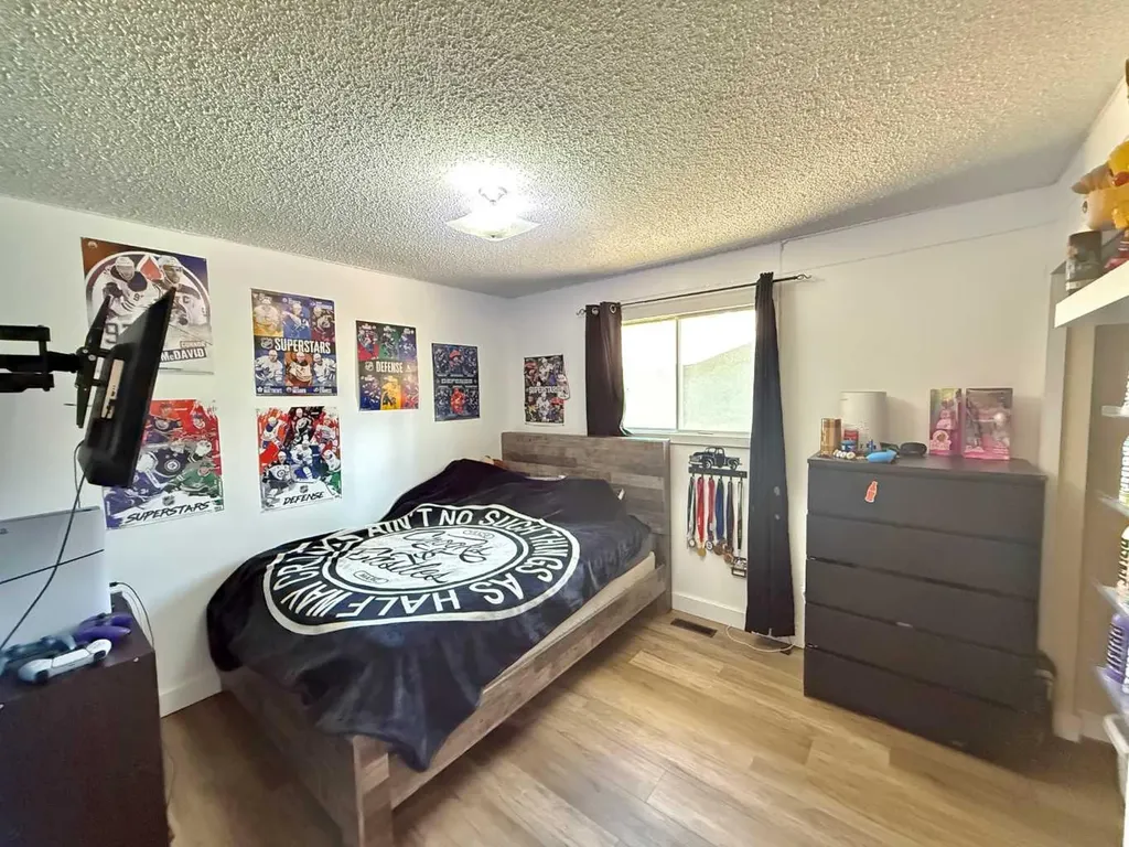 389 Mountain Street Hinton AB T7V1K6