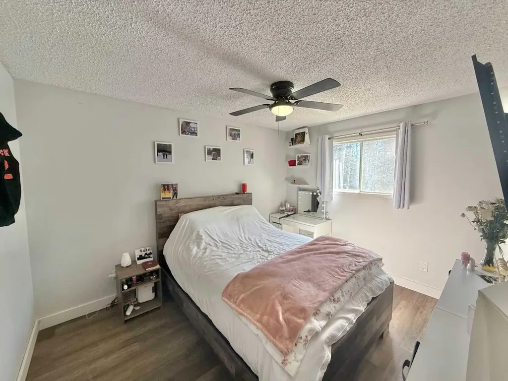 389 Mountain Street Hinton AB T7V1K6