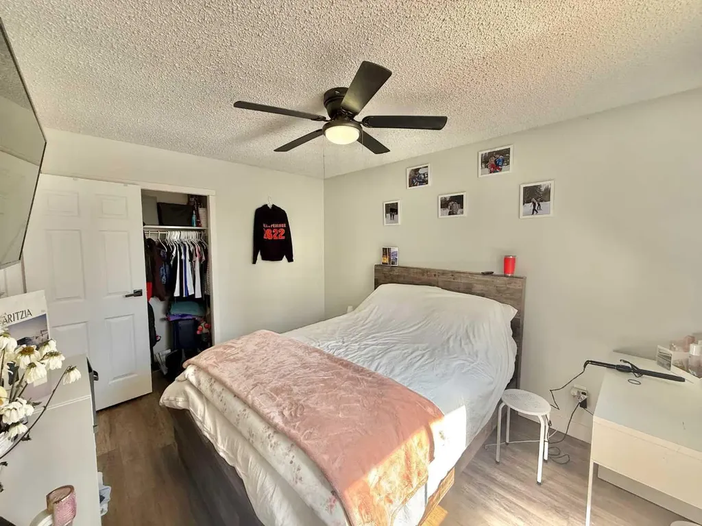 389 Mountain Street Hinton AB T7V1K6
