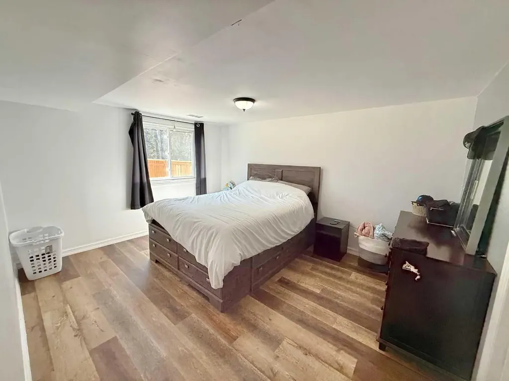 389 Mountain Street Hinton AB T7V1K6