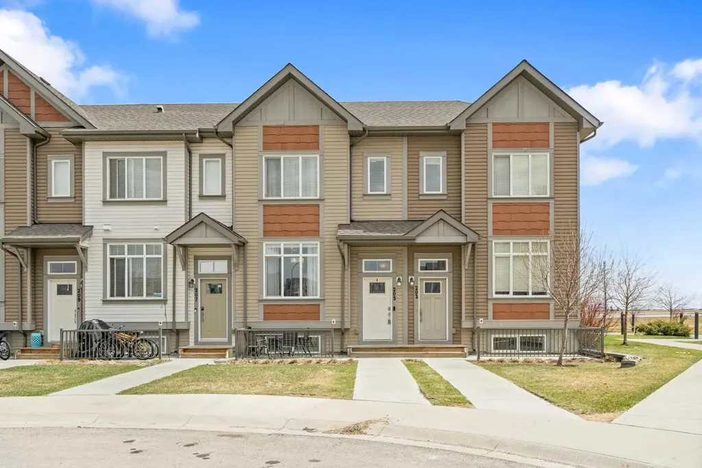 205 Copperstone Park SE Calgary AB T2Z 5E4