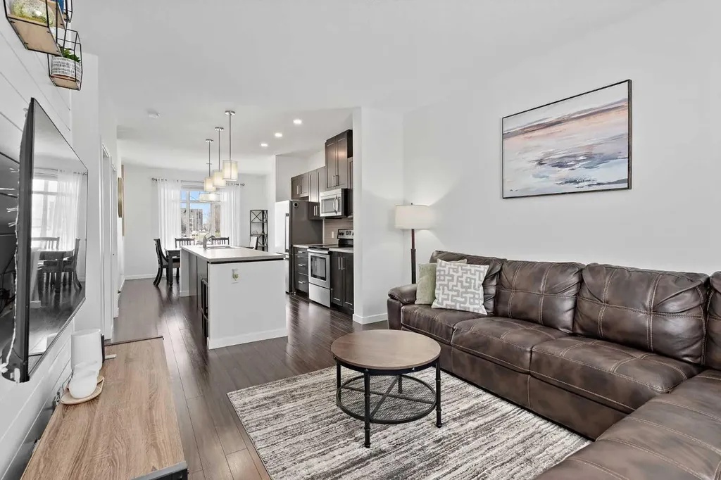 205 Copperstone Park SE Calgary AB T2Z 5E4