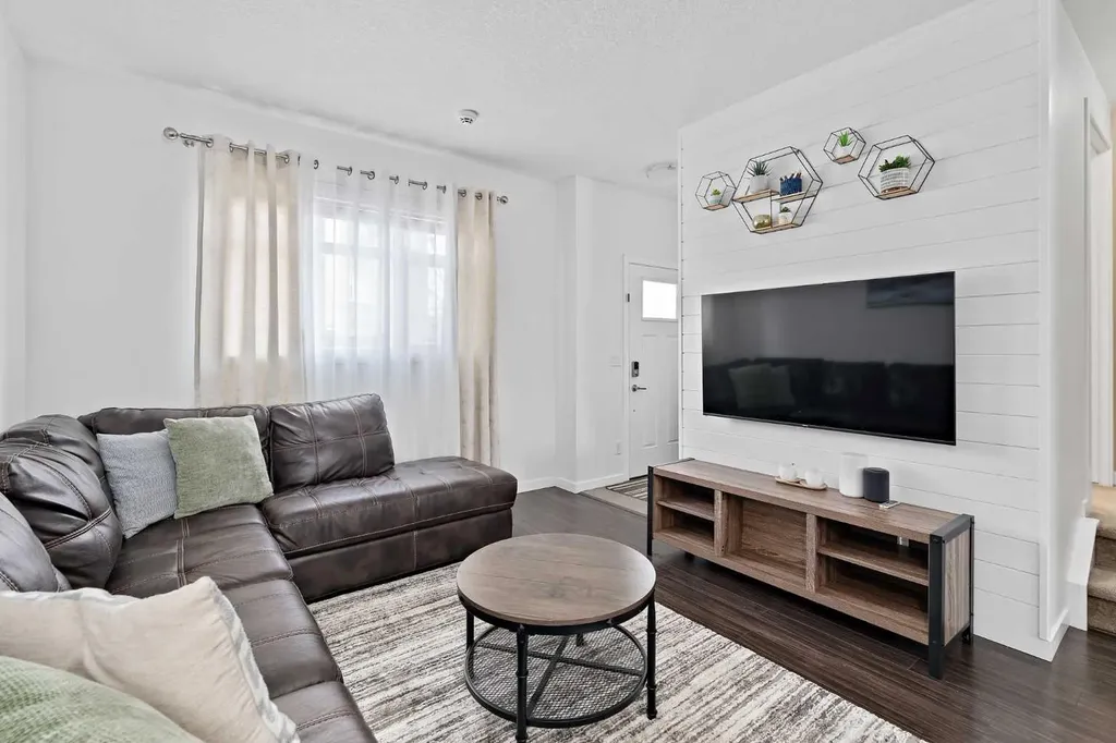 205 Copperstone Park SE Calgary AB T2Z 5E4