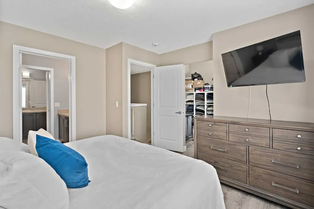 205 Copperstone Park SE Calgary AB T2Z 5E4