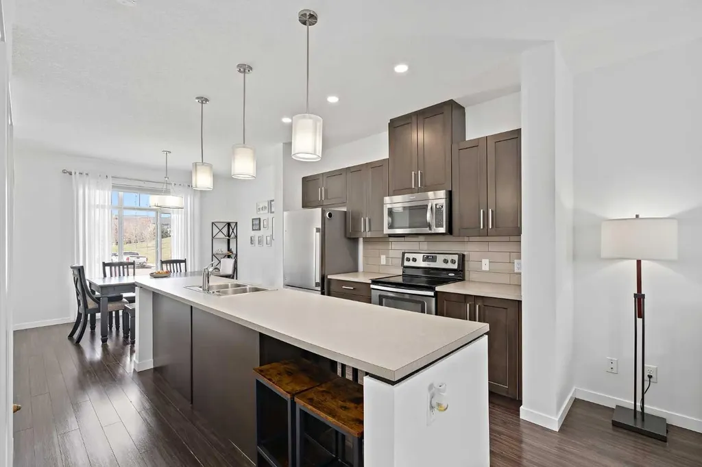205 Copperstone Park SE Calgary AB T2Z 5E4