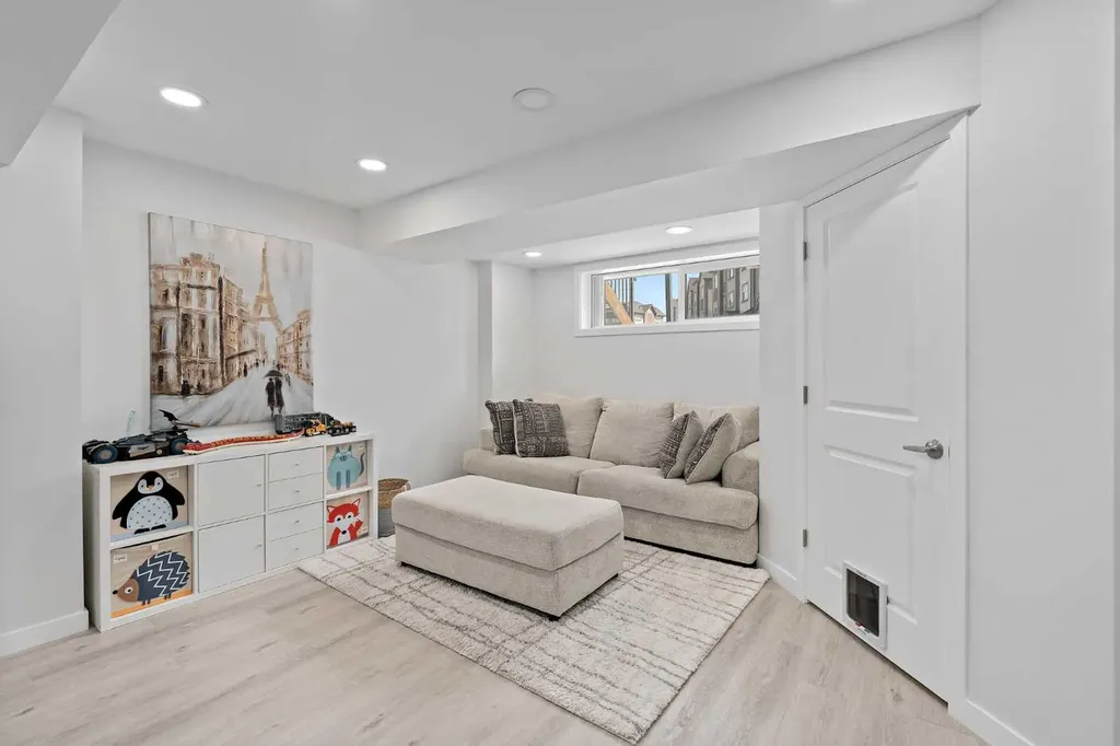 205 Copperstone Park SE Calgary AB T2Z 5E4