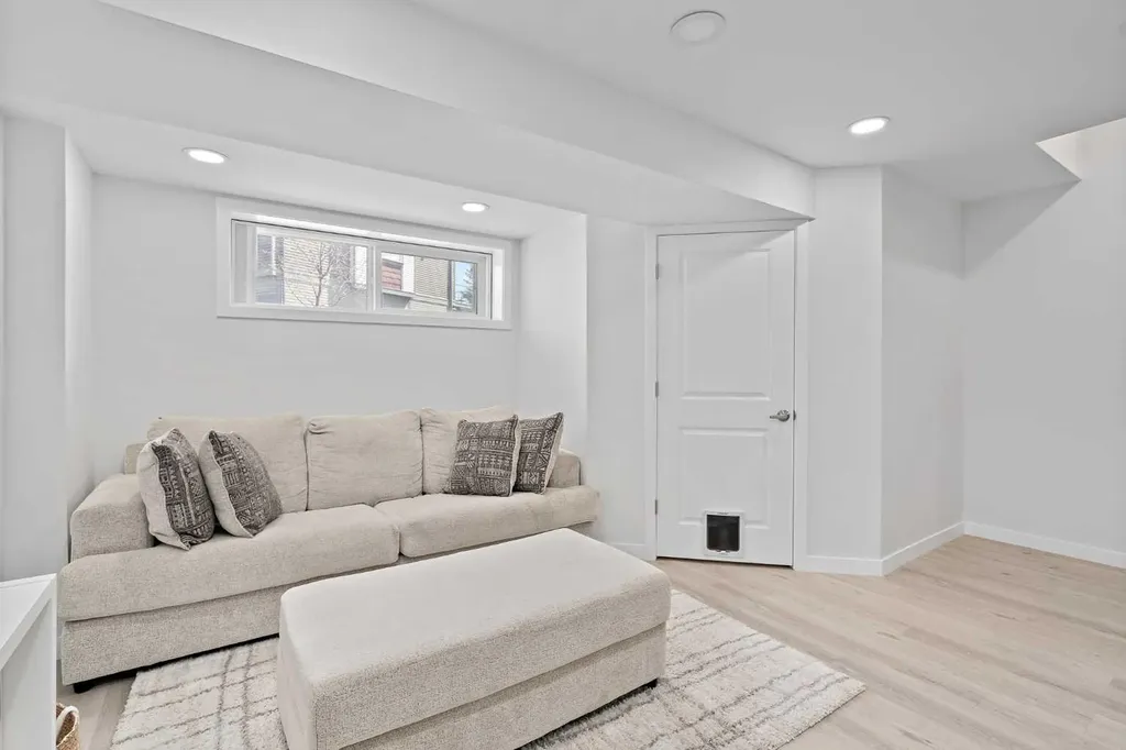 205 Copperstone Park SE Calgary AB T2Z 5E4