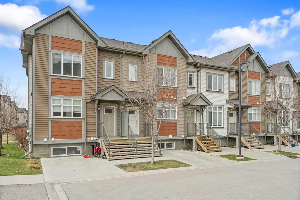 205 Copperstone Park SE Calgary AB T2Z 5E4