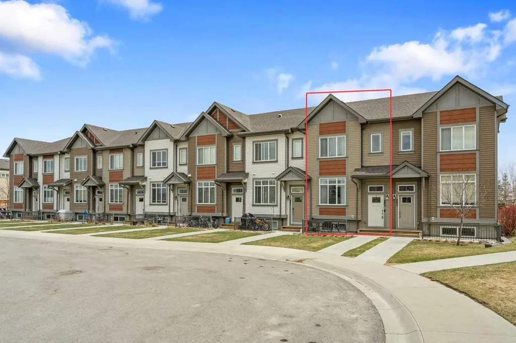205 Copperstone Park SE Calgary AB T2Z 5E4