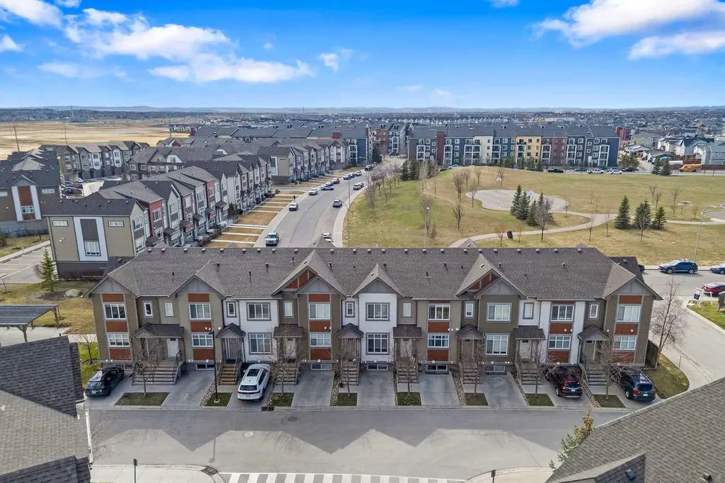 205 Copperstone Park SE Calgary AB T2Z 5E4