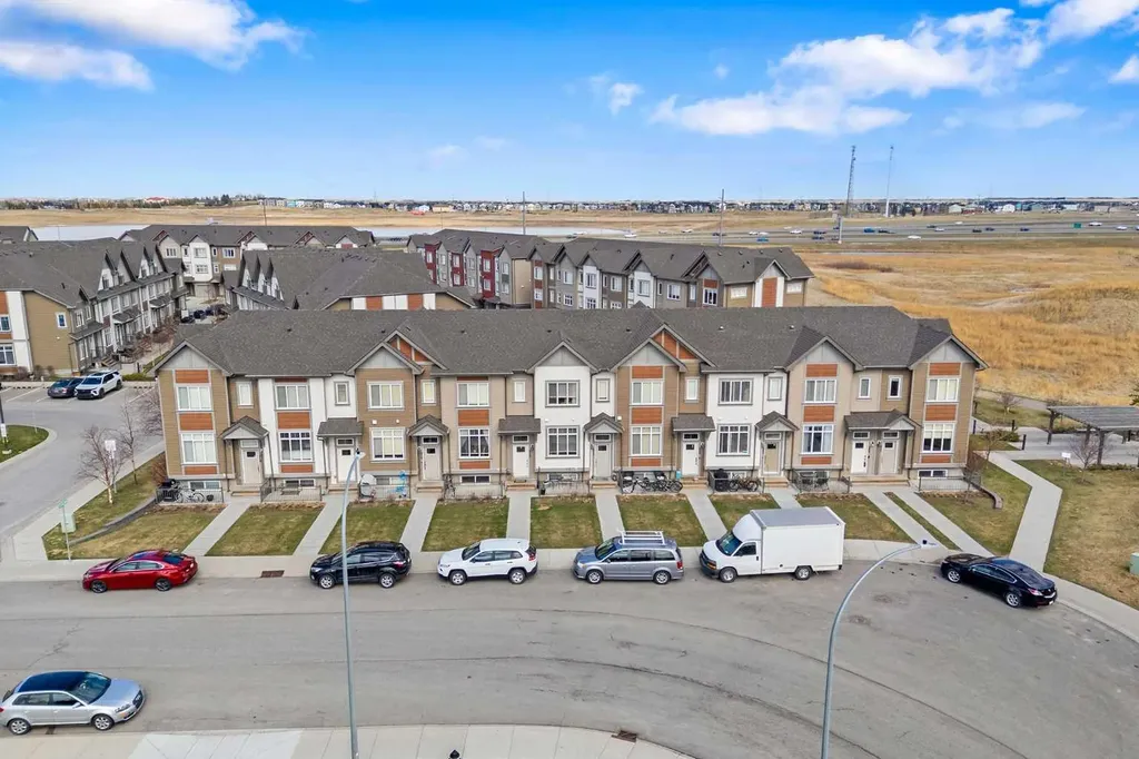 205 Copperstone Park SE Calgary AB T2Z 5E4