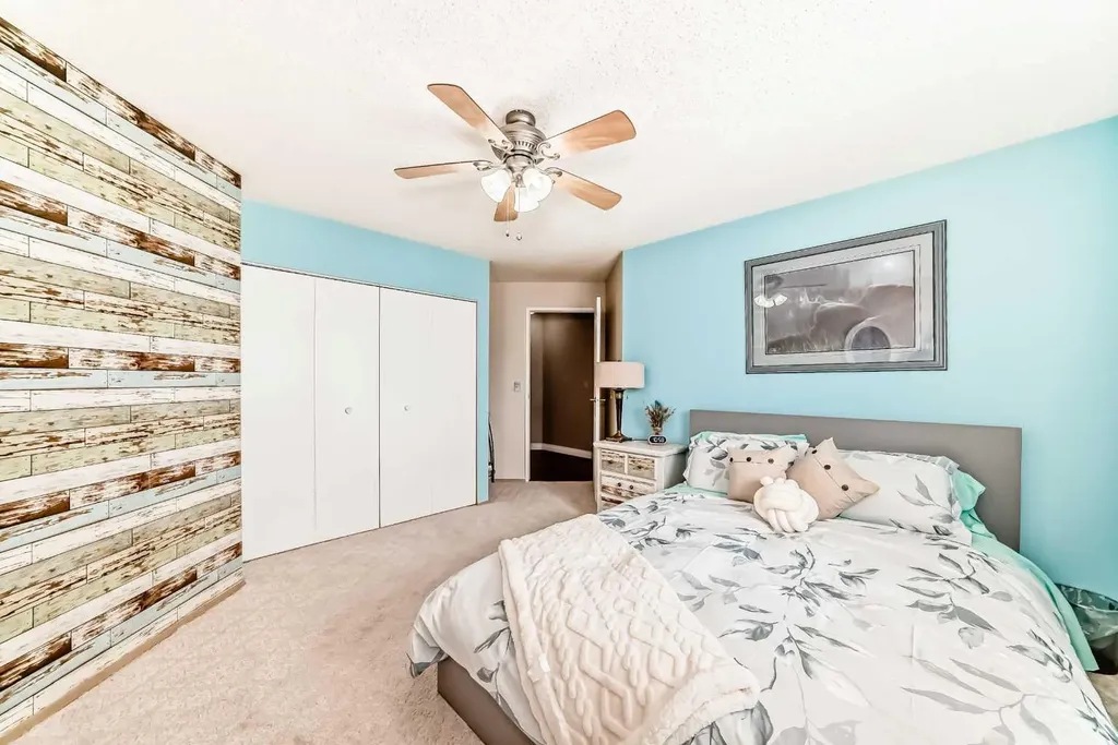 20 Dover Point SE Calgary AB T2B 3K3