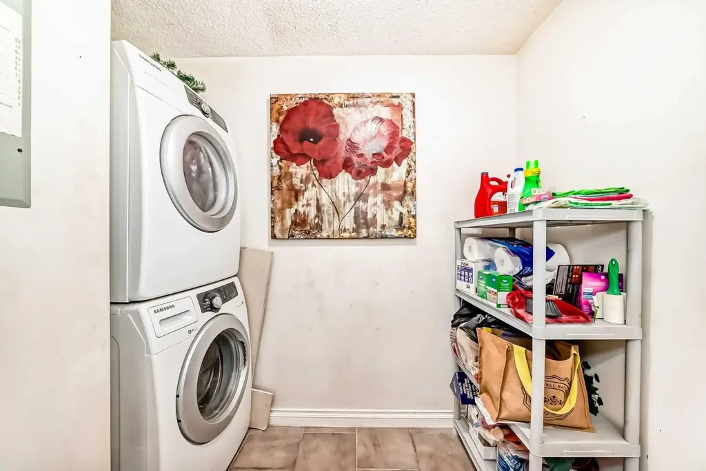 20 Dover Point SE Calgary AB T2B 3K3