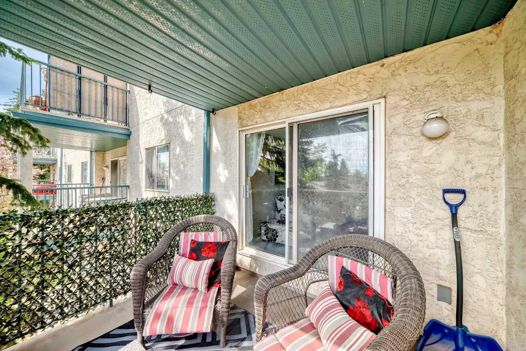 20 Dover Point SE Calgary AB T2B 3K3