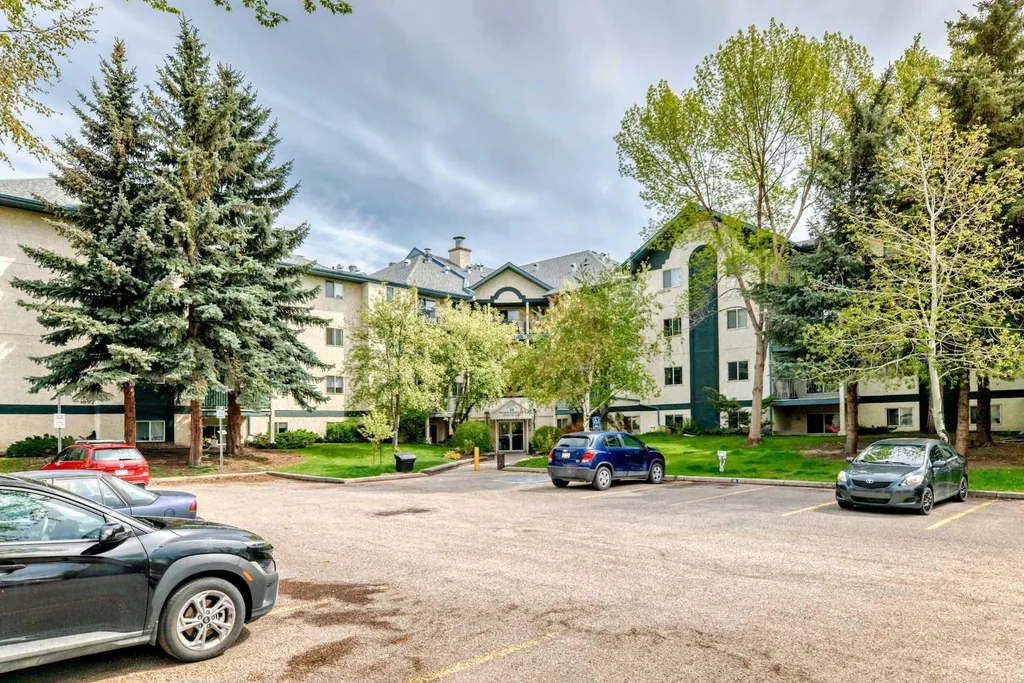 20 Dover Point SE Calgary AB T2B 3K3