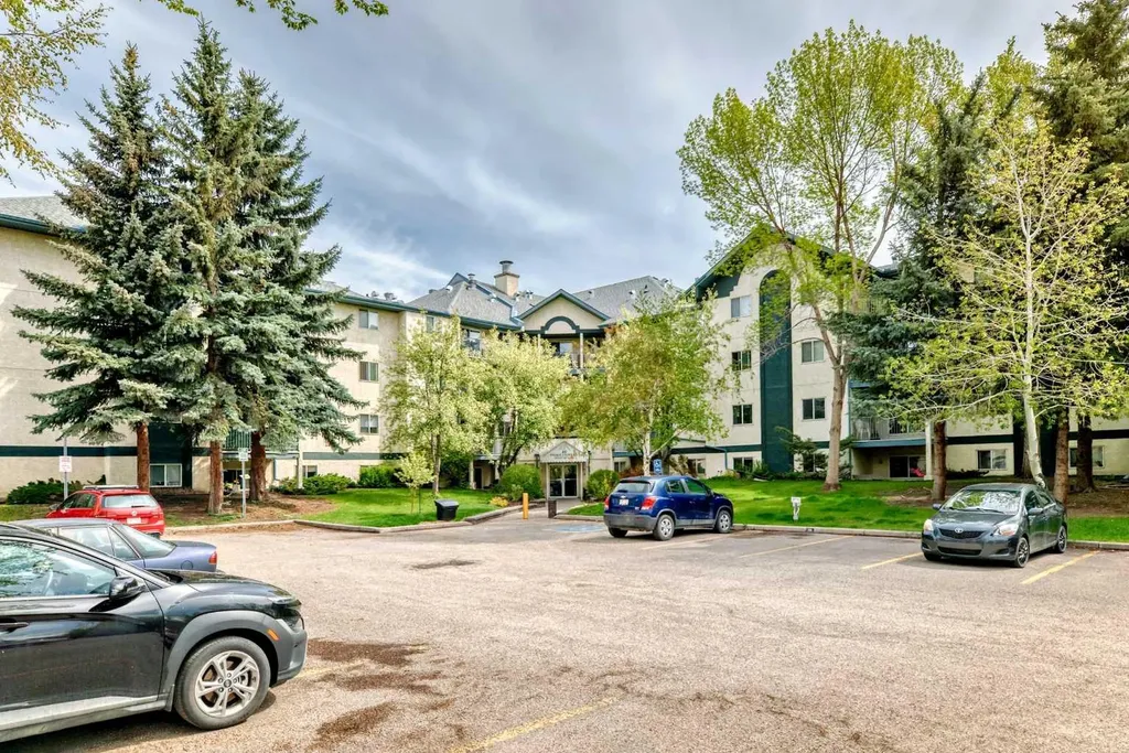 20 Dover Point SE Calgary AB T2B 3K3